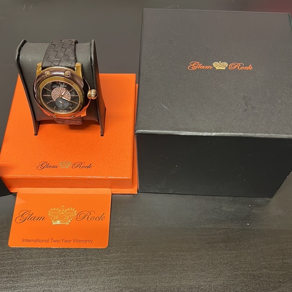 Glam Rock watch with diamonds - Picture 3 of 8